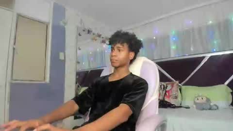 santy online show from March 22, 4:32 pm