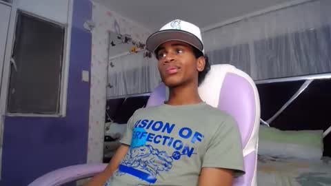 santy online show from April 8, 6:52 pm