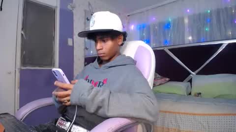 santy online show from April 11, 4:22 pm