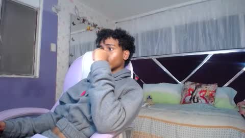 santy online show from April 12, 4:01 pm