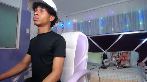 santy online show from April 15, 12:39 am