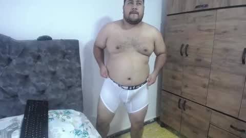 Snapshot of santy_gold chatting on September 10, 7:14 pm Santiago online show from September 10, 7:14 pm