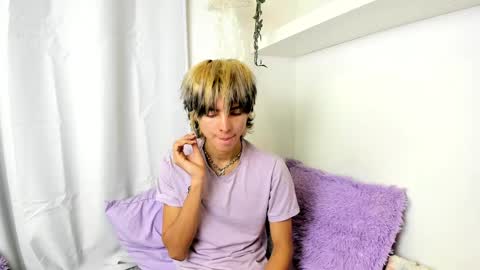 kitty online show from December 17, 3:17 am