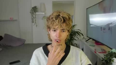 kitty online show from October 20, 4:24 am