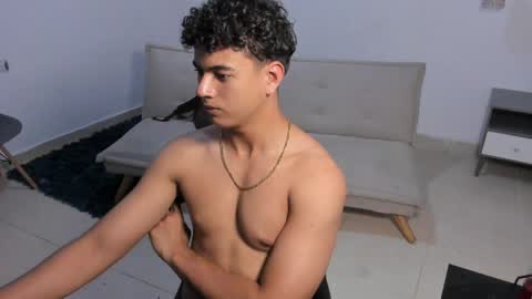 santy_stump online show from April 2, 9:23 pm