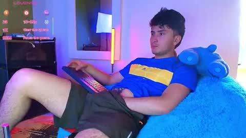 Santyago online show from November 19, 7:03 pm