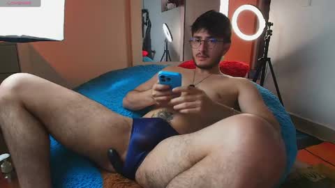 Snapshot of santyago_taylor chatting on May 11, 9:12 pm Santyago online show from May 11, 9:12 pm