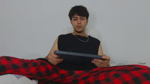 santybig18 online show from February 6, 10:15 am