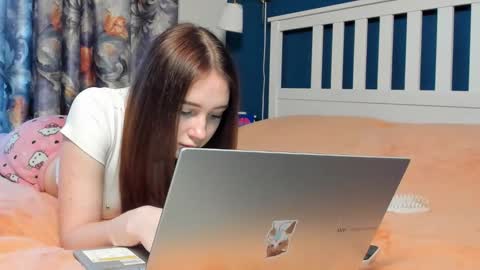 santythousand online show from December 21, 8:54 am