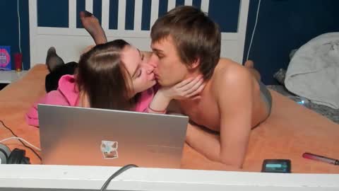 santythousand online show from January 18, 9:40 pm