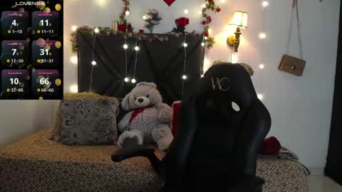 Snapshot of sanyaseraphine0 chatting on June 1, 7:48 pm sanyaseraphine0 online show from June 1, 7:48 pm