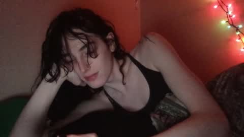 Snapshot of sapphicvoid chatting on December 14, 3:23 am Jade online show from December 14, 3:23 am