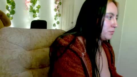 Snapshot of sara961991 chatting on May 21, 2:46 pm sara961991 online show from May 21, 2:46 pm
