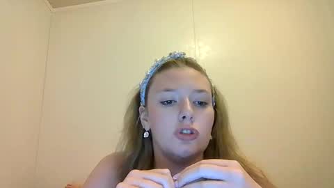 sara9920 online show from April 6, 3:15 am