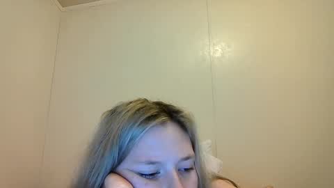 sara9920 online show from April 6, 10:00 pm