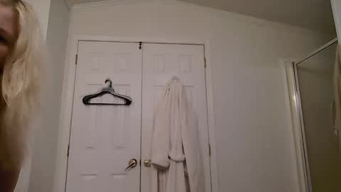 sara9920 online show from April 11, 11:42 pm