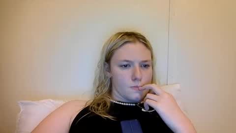 sara9920 online show from April 21, 2:51 am