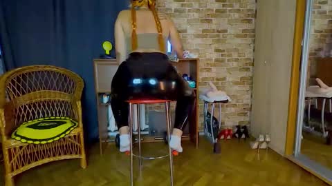 sara  foxy online show from May 24, 2:27 am