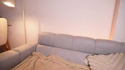 Sara  online show from February 3, 1:15 am