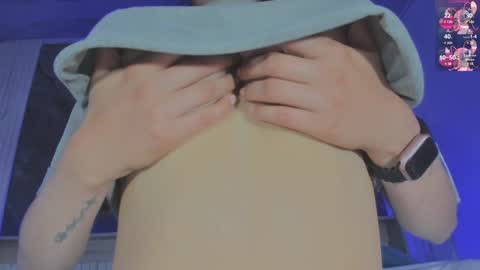 Snapshot of sara_allenx chatting on February 2, 10:39 pm sara allenx online show from February 2, 10:39 pm