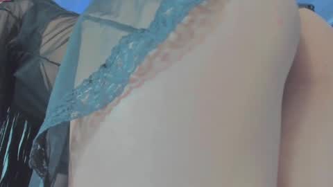 Snapshot of sara_allenx chatting on February 27, 5:36 pm sara allenx online show from February 27, 5:36 pm