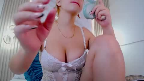 Snapshot of sara_angeelss chatting on June 27, 6:07 am Sara... online show from June 27, 6:07 am