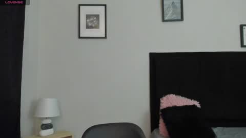 Snapshot of sara_b11 chatting on July 12, 5:59 pm sara_b11 online show from July 12, 5:59 pm