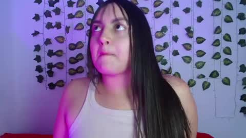 Sara online show from May 19, 8:04 pm