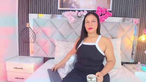 Snapshot of sara_channel_ chatting on April 21, 10:10 am SARA online show from April 21, 10:10 am