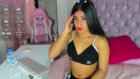 Snapshot of sara_cloudy chatting on November 20, 4:18 pm Sara online show from November 20, 4:18 pm