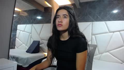 Sara online show from April 6, 11:44 am