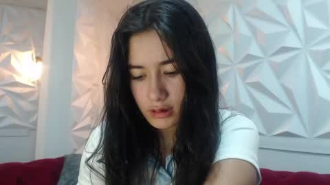 Snapshot of sara_hoffman_4 chatting on May 26, 1:07 pm Sara online show from May 26, 1:07 pm