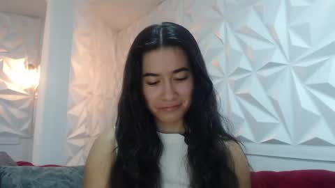 Snapshot of sara_hoffman_4 chatting on May 30, 12:35 pm Sara online show from May 30, 12:35 pm