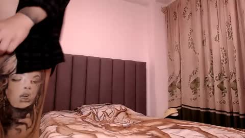 sara_johnson__ online show from May 29, 11:47 pm