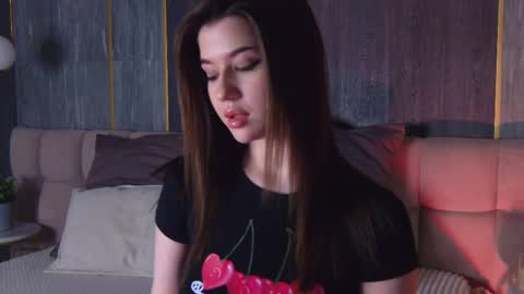 Sara online show from April 10, 4:12 pm