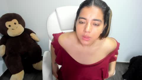 sarah  LIZCANO....... online show from December 6, 10:49 am