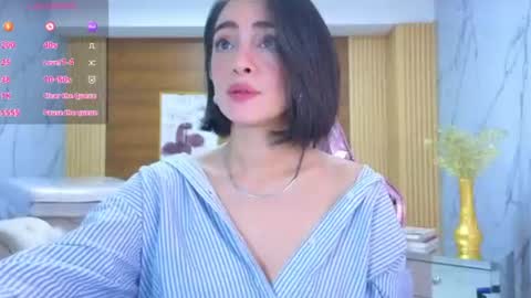 Sara  online show from July 24, 1:53 pm
