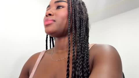 Sara online show from February 25, 5:44 pm