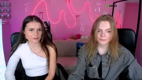 Sara online show from April 3, 7:12 pm