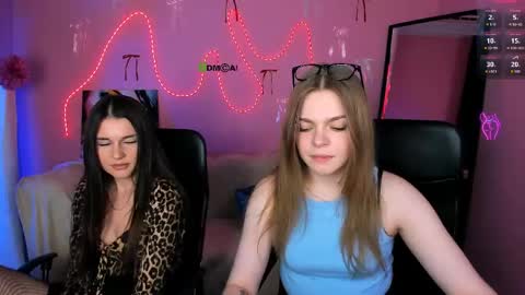 Sara online show from April 13, 7:08 pm