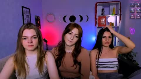 Sara online show from April 16, 7:14 pm