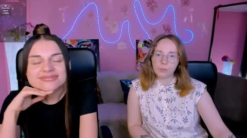 Sara online show from June 6, 7:07 pm