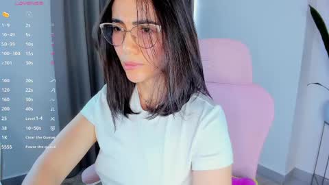 Sara online show from April 16, 2:51 pm