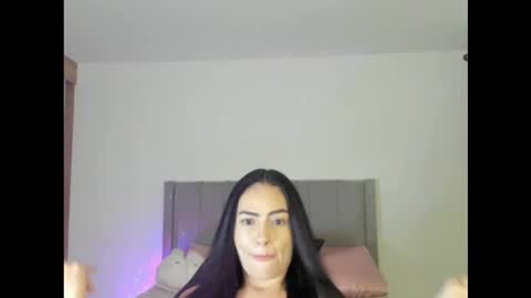 Snapshot of sara_oxford chatting on December 3, 7:16 am Sara online show from December 3, 7:16 am