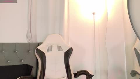 Sara online show from March 12, 4:57 pm