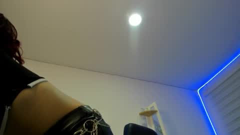 sara_red_x online show from March 31, 3:30 am