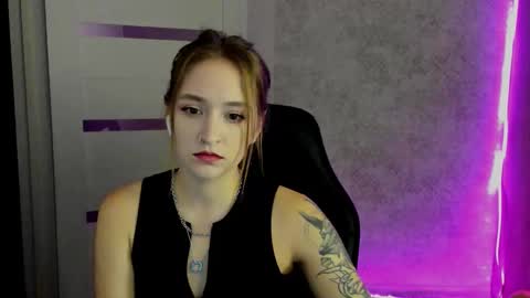 Sara online show from November 28, 8:11 pm