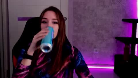 Sara online show from March 4, 8:15 pm