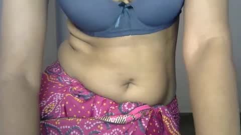 Snapshot of sara_shrma chatting on December 28, 6:39 am sara online show from December 28, 6:39 am