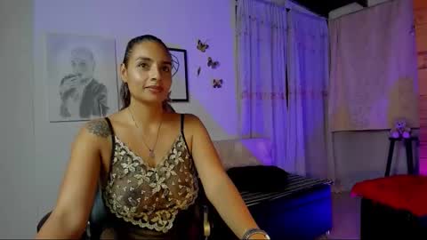 Snapshot of sara_thompson01 chatting on December 18, 6:08 am SARA online show from December 18, 6:08 am